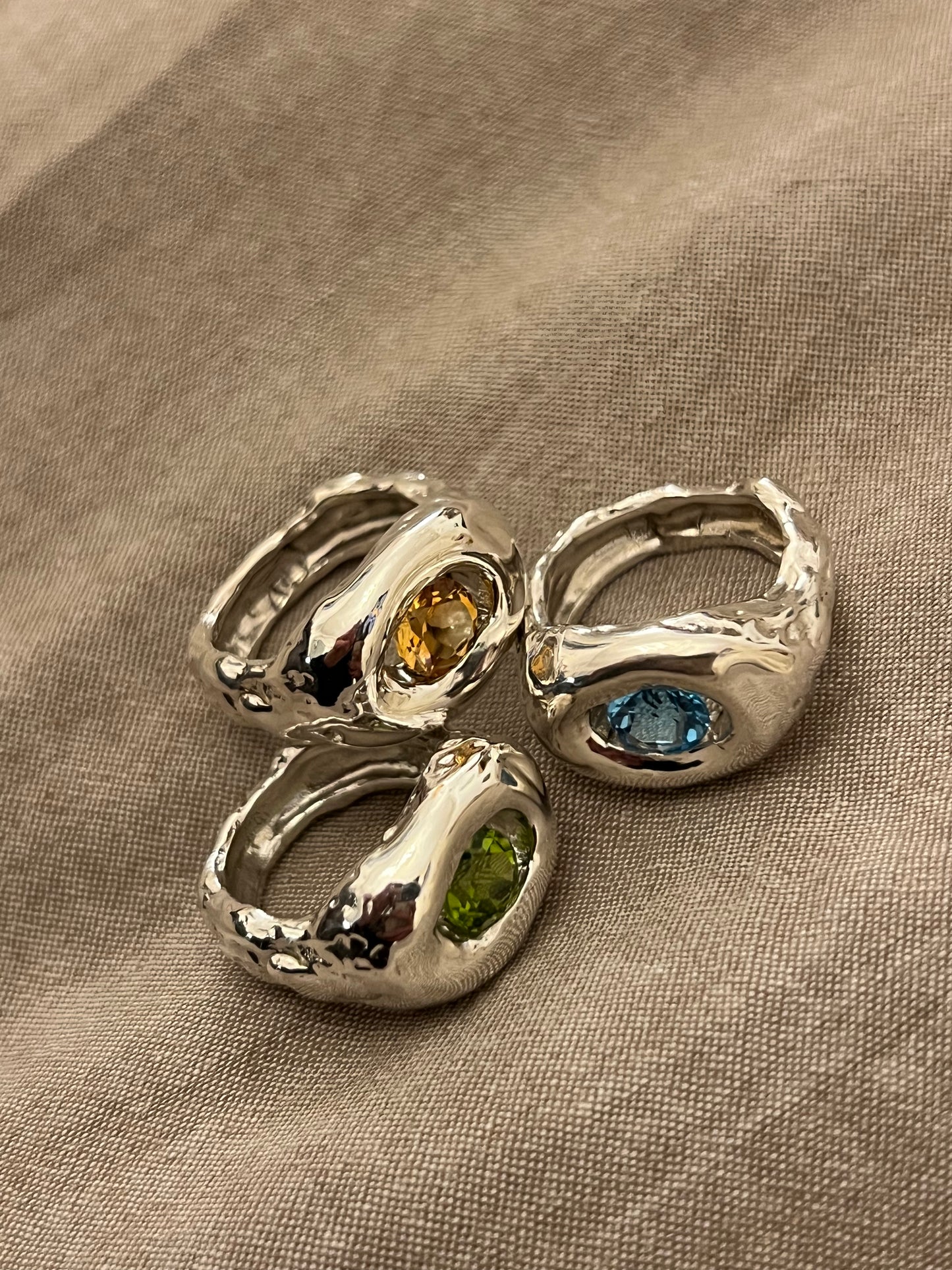 BLITZE BLANKE BUNTE STEINE 7MM